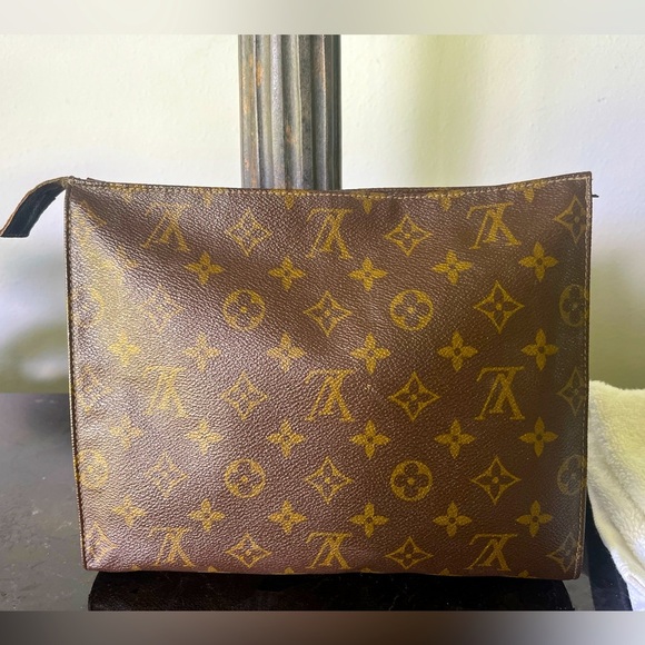 Louis Vuitton Vintage Monogram Toiletry 26 Bag Clutch - Picture 1 of 9